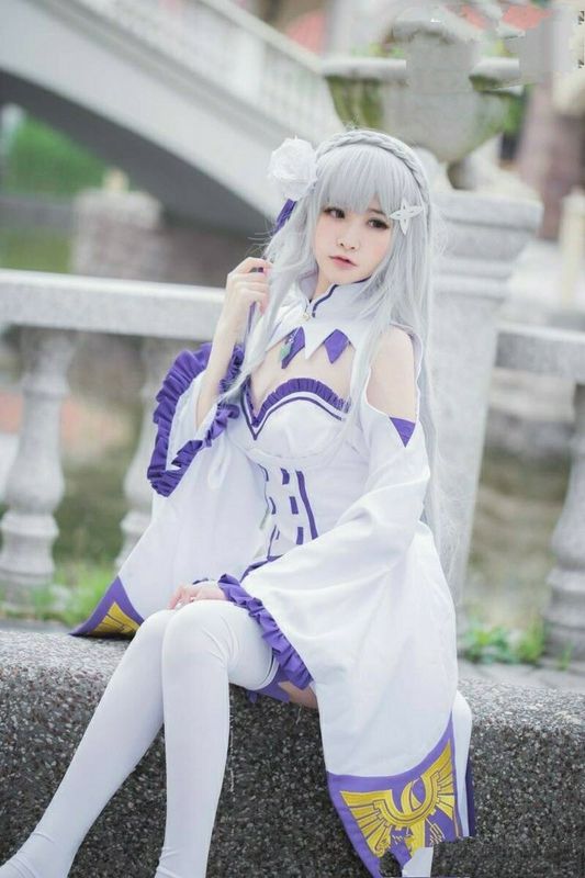 可爱的cosplay女孩