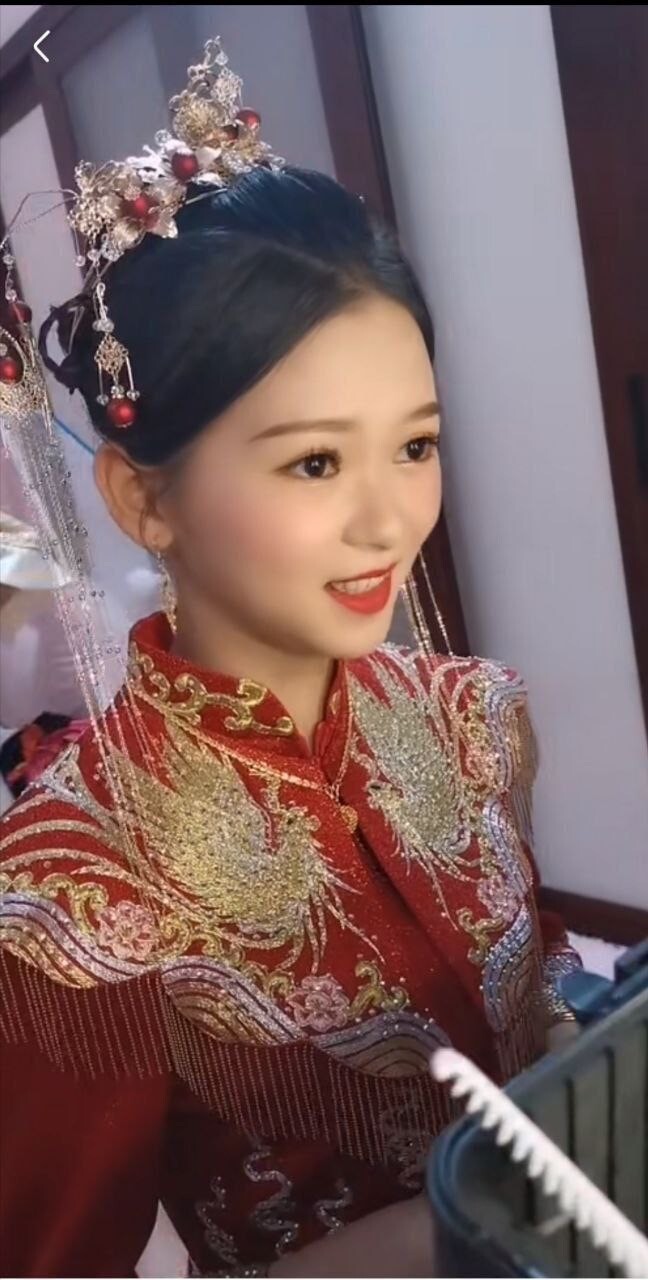 穿着洁白婚纱的清纯反差婊妹儿（二）