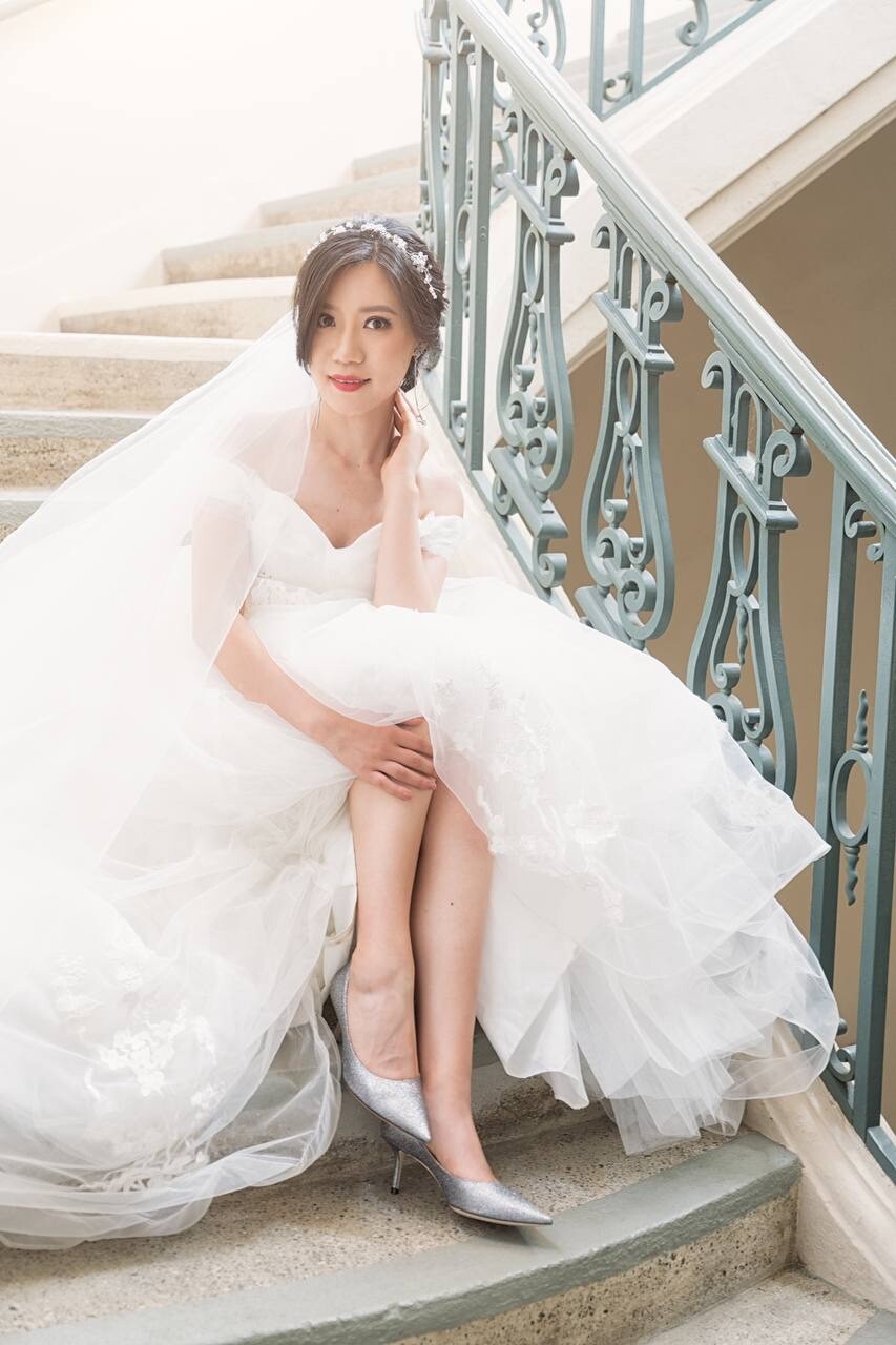 穿着洁白婚纱的清纯反差婊妹儿（一）