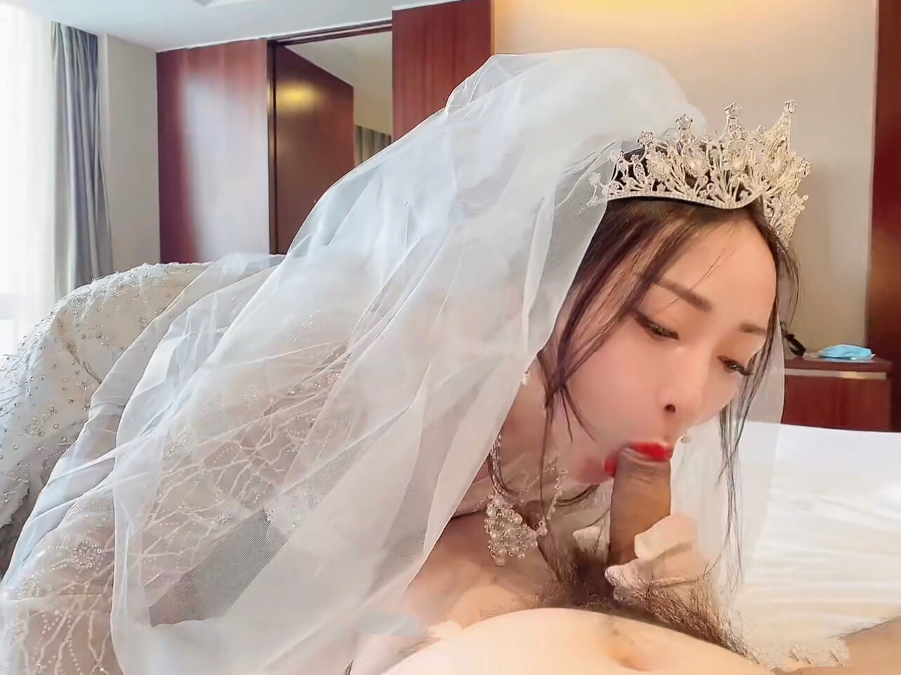 穿着洁白婚纱的清纯反差婊妹儿（一）