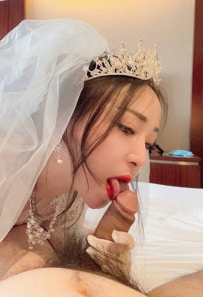 穿着洁白婚纱的清纯反差婊妹儿（一）