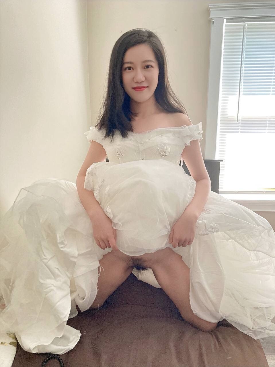 穿着洁白婚纱的清纯反差婊妹儿（一）